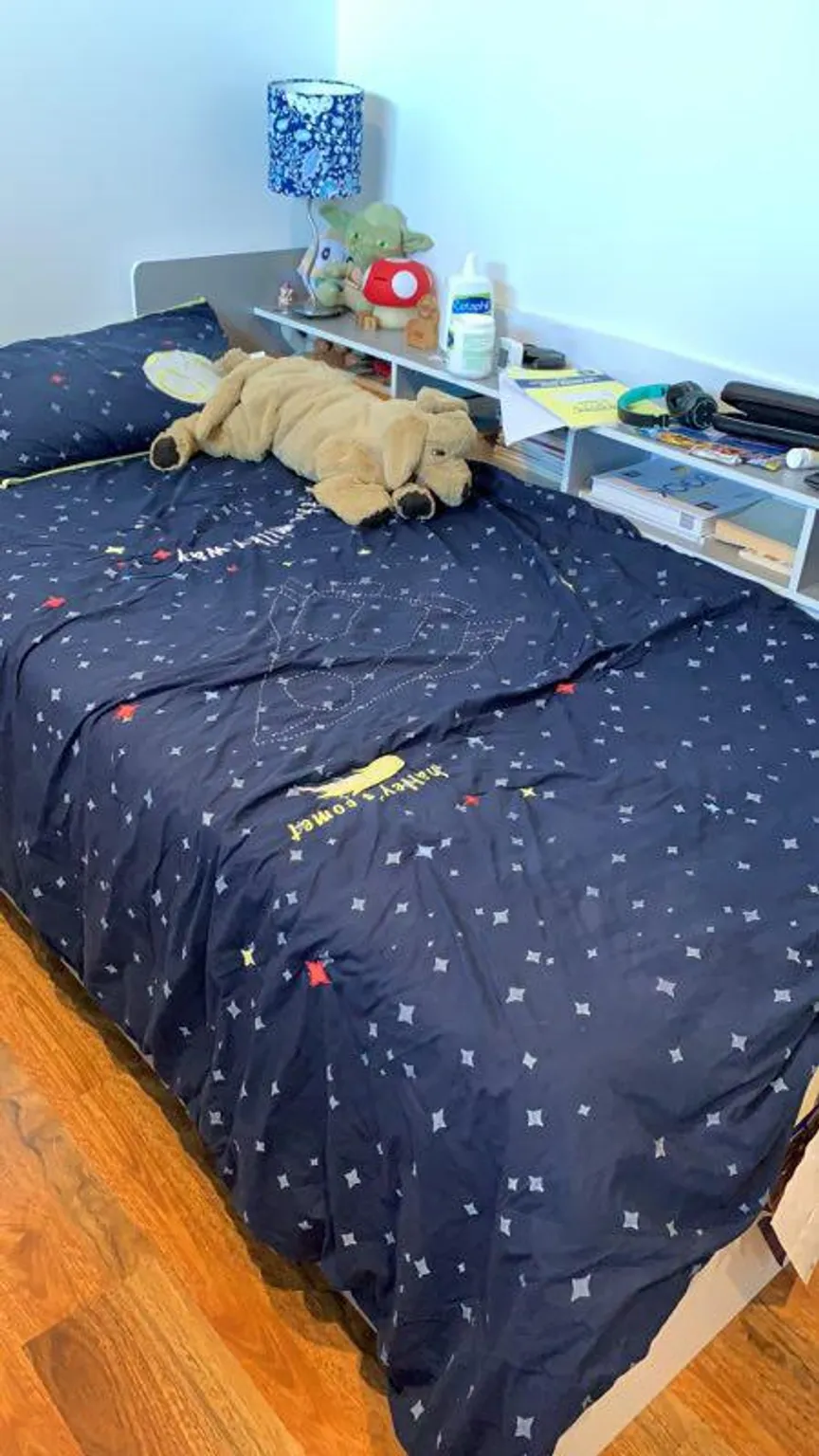 Beautifully cleaned living room with organised furniture