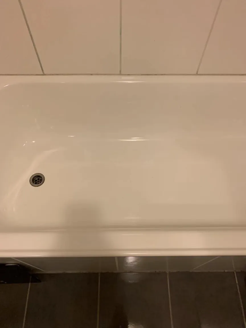 Beautifully cleaned living room with organised furniture